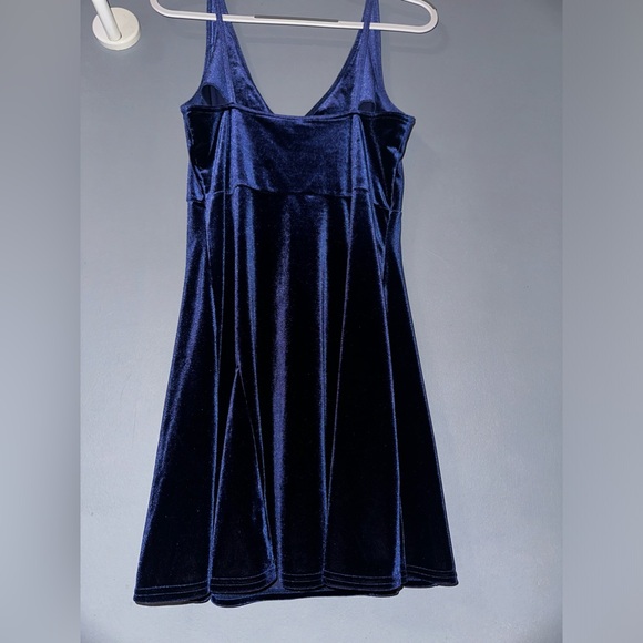Vintage Victoria’s Secret Velvet Dress - Picture 4 of 9